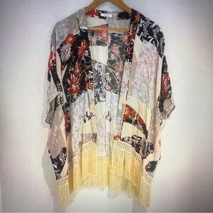 Aritzia Talula Woman Multicolor Floral Fringe Kimono Jacket Top Size XS